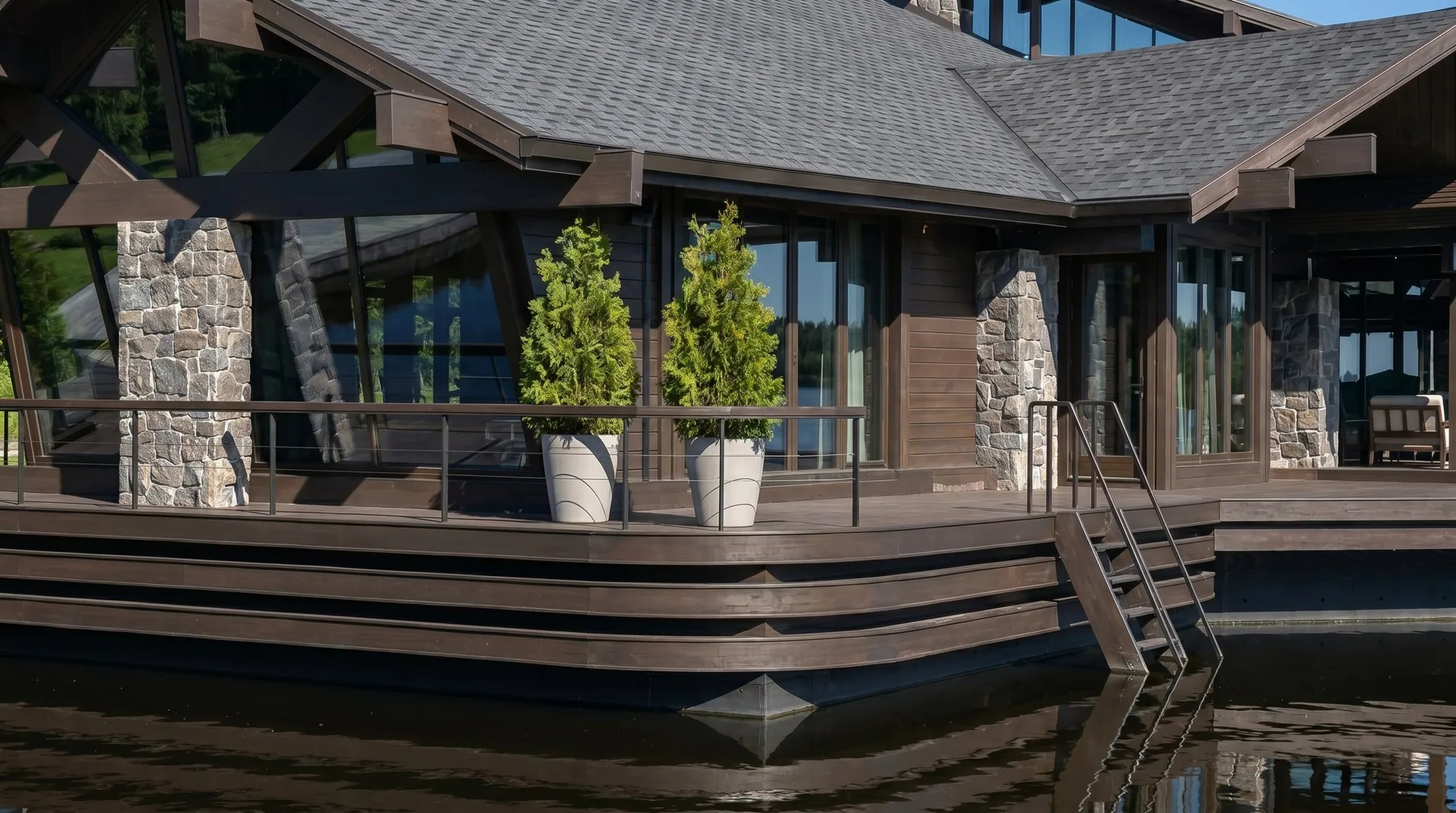 HOUSE BOAT in the style of a chalet gallery image 8.1