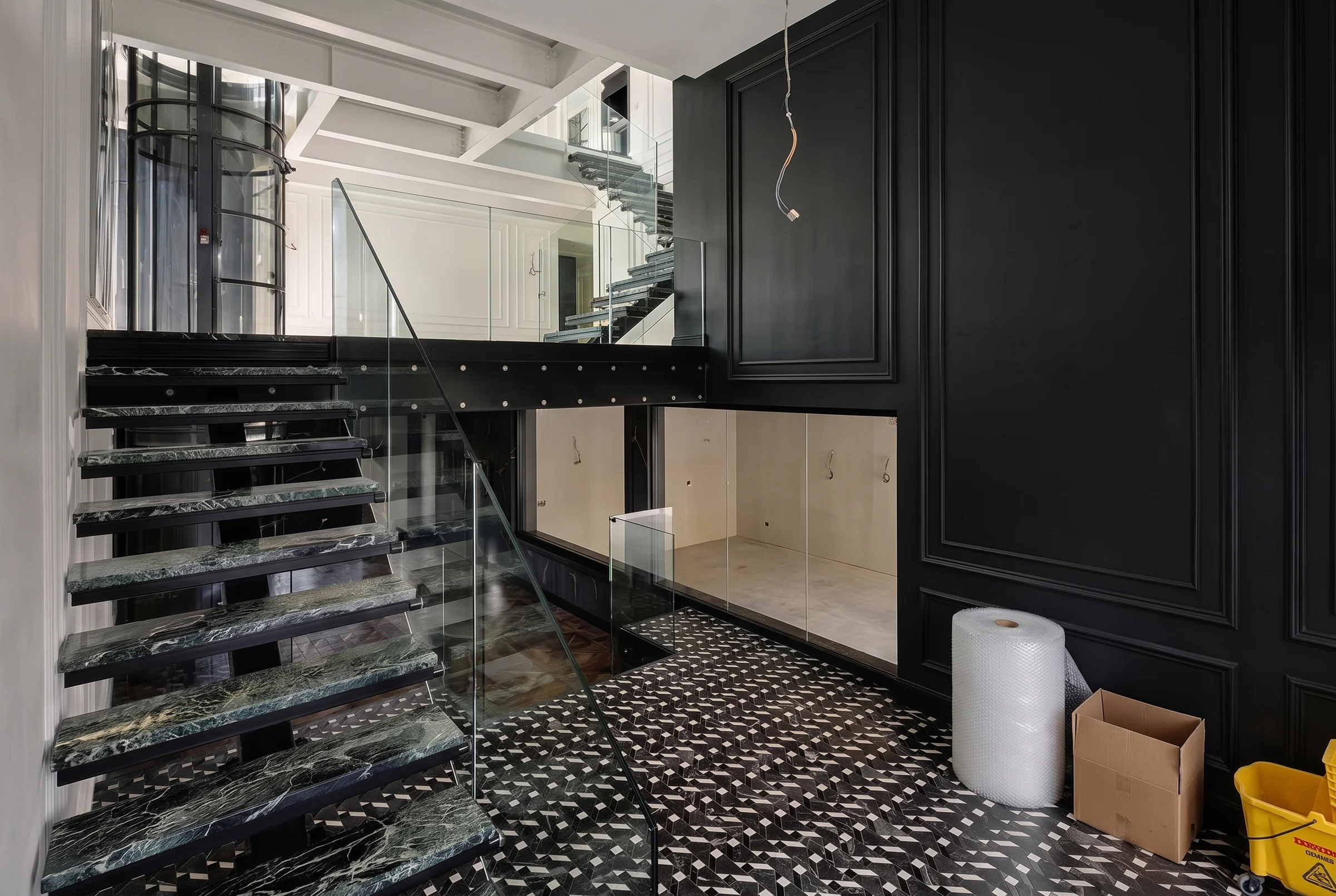 Vancouver interior, image 13